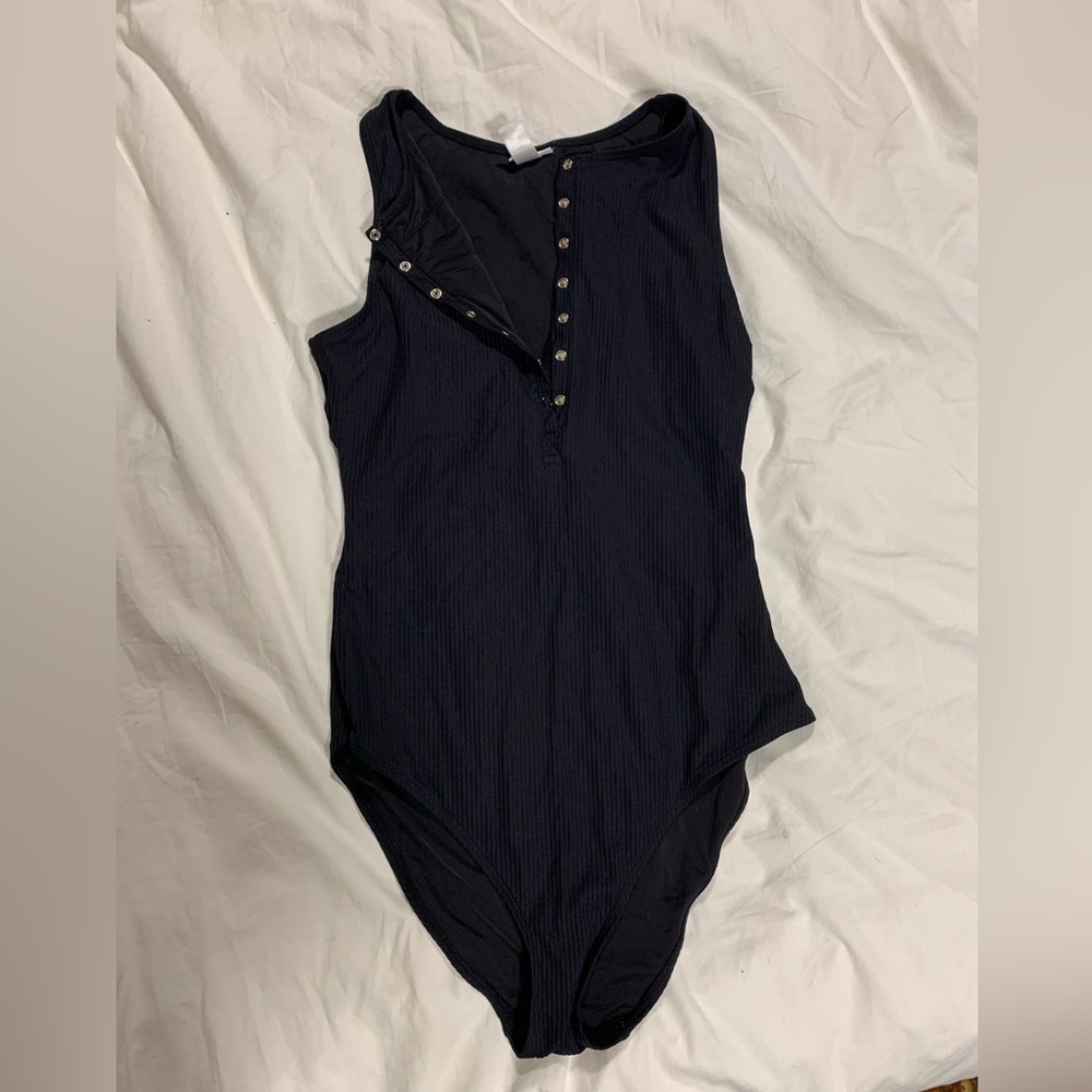 Andie — The Malibu swimsuit, black, ribbed